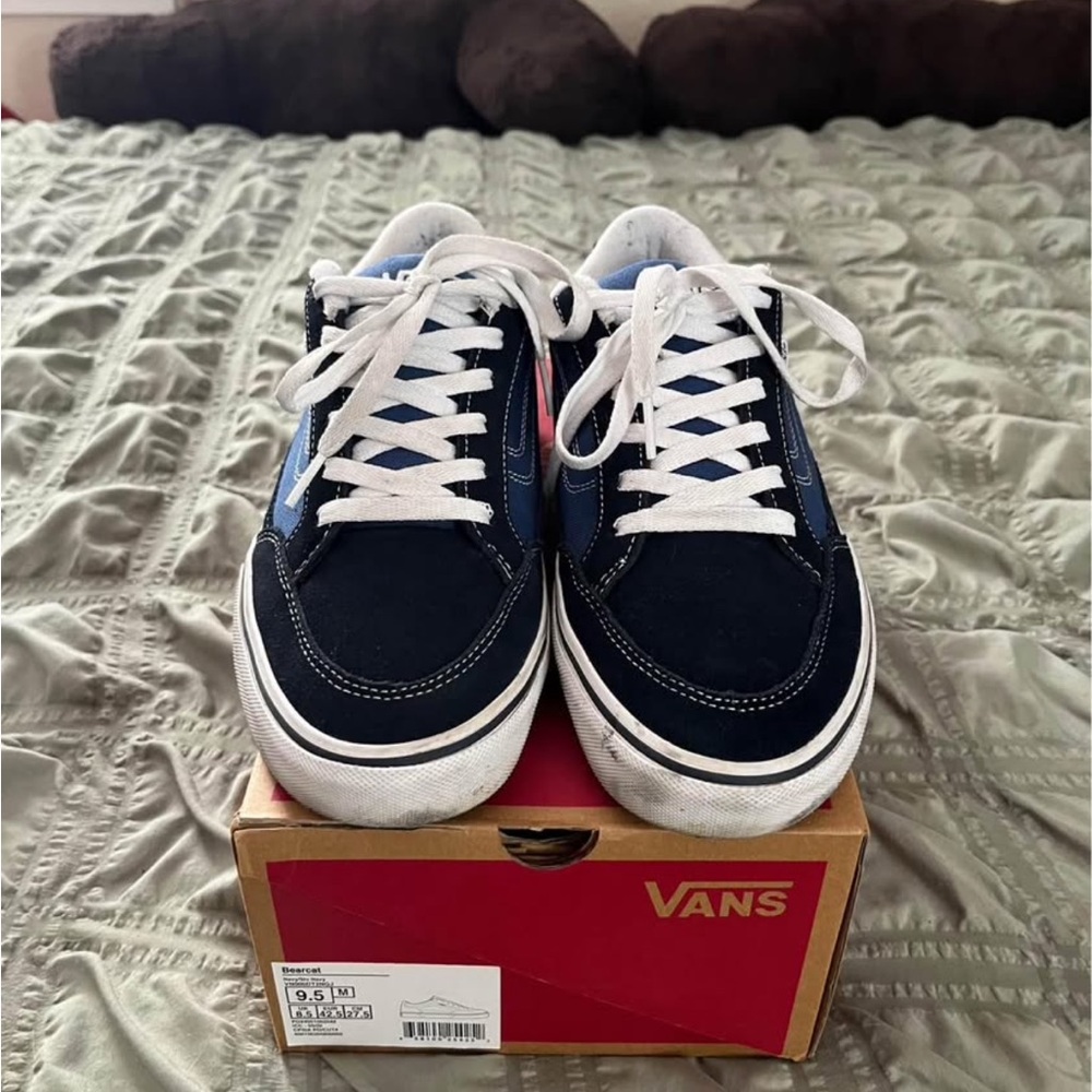 Vans Men's Navy and White Sneakers